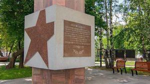 Памятник Герою СССР Сергею Бирюзову в Москве отреставрируют в 2022 году