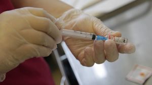 Полный курс вакцинации в столице прошли почти пять миллионов человек