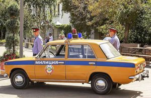 Почему в СССР машины милиции красили в желтый цвет