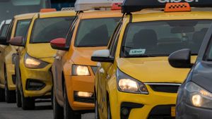 Пассажир заявил на таксиста, избившего его в центре Москвы