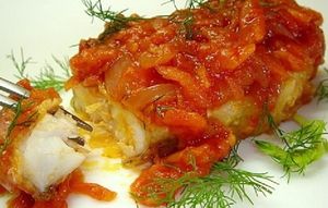 Рыба с помидорами: под овощной «шубкой», сметаной, сыром. Вкусные и простые рецепты из белой и красной рыбы с помидорами