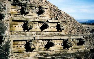 10 древних руин, которые подарили учёным захватывающие открытия