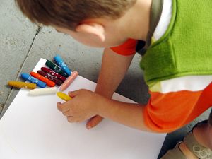 «Тревога и гнев»: психолог рассказала, как определить состояние ребенка по его рисункам