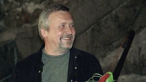 «Не отвечал на звонки»: актер Стругачев рассказал о последних годах жизни Александра Рогожкина
