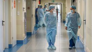 Московские врачи вылечили 3892 пациента от COVID-19 за сутки
