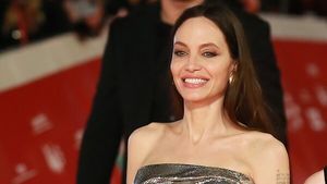 Красавицы: дочки Джоли едва не затмили маму на премьере