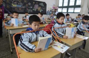 Видео: Где точно не получится списать на экзамене — факты о китайских школах