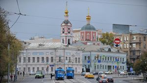 Дептранс назвал дачникам лучшее время для быстрого выезда из Москвы