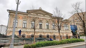 Реставрация фасада усадьбы XIX века завершилась в центре столицы