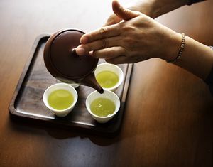 «Парадоксальная польза»: ученые раскрыли механизм воздействия зеленого чая на человека