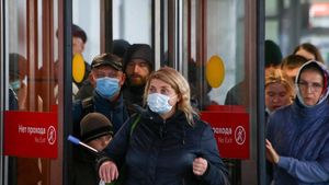 Более 600 тысяч пассажиров без масок выявили в Москве с мая 2020 года