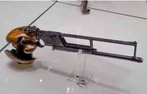 Необычный советский спортивный пистолет