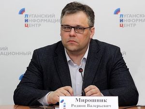 Родион мирошник: официальные лица украины бросились наперебой заявлять, что они имеют право нарушать минские соглашения