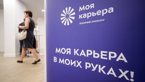 Московская служба занятости населения помогает людям трудоустроиться