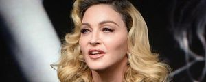 Мадонна в новой фотосессии воссоздала сцену самоубийства Мерилин Монро