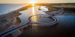 В Уругвае открыли «круглый» мост, чтобы привлечь туристов