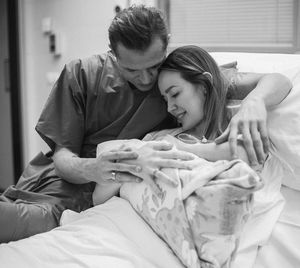 Дмитрий Тарасов показал первое видео с новорожденным сыном