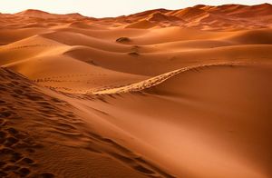 Почему мы можем услышать «пение» песчаных дюн
