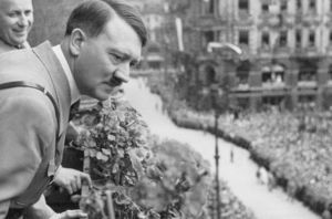 Кровосмесительные браки, шизофрения и родственники-евреи:Тайны происхождения, которые скрывал Гитлер
