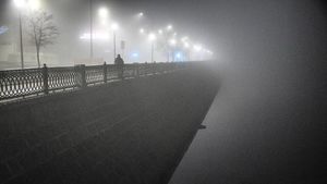 Москвичам рассказали, когда над городом рассеется туман