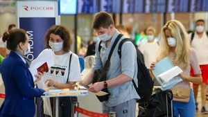 Число задержанных и отмененных из-за тумана рейсов в аэропортах Москвы превысило 200