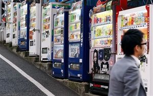 Зачем в Японии сделали прозрачными общественные туалеты на городских улицах