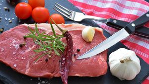 «Давление спроса»: в Союзе потребителей объяснили, когда ждать снижения цен на мясо