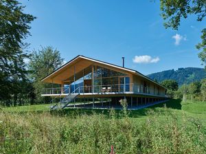 Дом на берегу озера в Германии