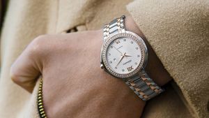 Наручные часы за 7,5 тысячи евро украли из квартиры московского бизнесмена