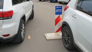 Три автомобиля столкнулись на Варшавском шоссе в Москве