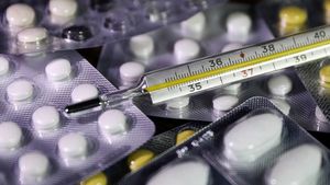 Более пяти миллионов упаковок лекарств выдали в Москве заболевшим COVID-19