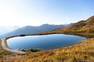 Утро на высокогорном озере Schlossalmsee в Австрийских Альпах