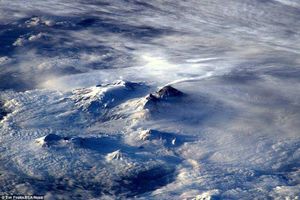 Уникальные фото извержения Ключевской Сопки: вид из космоса