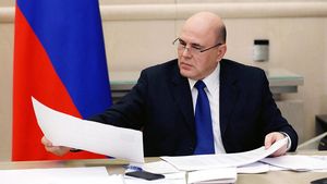 Мишустин поручил направить 2,2 миллиарда рублей на поддержку культурных учреждений