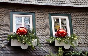 Как украсить окно к Новому году: отличные идеи