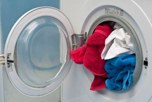 Одна из тысячи хозяек знает, что нельзя стирать в стиральной машине