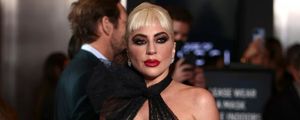 Леди Гага взволновала поклонников откровенным нарядом на премьере «Дома Gucci»