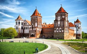 Жемчужина белорусской архитектуры — Мирский замок