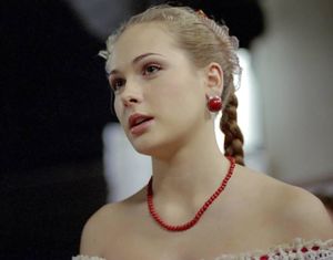 Как изменилась актриса Аня Горшкова за 10 лет