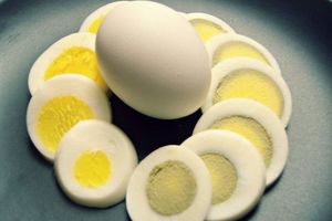 Как правильно варить яйца вкрутую, чтобы не позеленел желток
