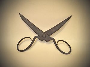 История появления ножниц – кто и в каком году их изобрел