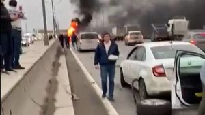 Водитель BMW пытался скрыться от полиции и спровоцировал пожар на МКАД