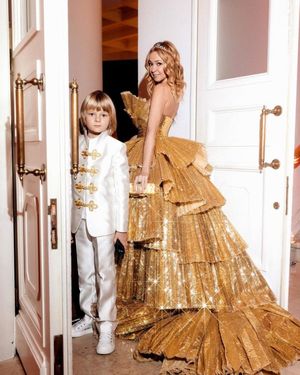Рудковская в платье золотого цвета, которое «слишком» даже для Голливуда