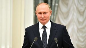 Путин рассказал об испытании в России нового гиперзвукового оружия