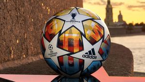Представлен мяч финала Лиги чемпионов в Санкт-Петербурге