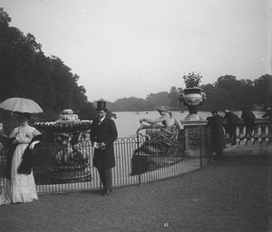 1905. Абрикосовы в Париже