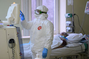 Заслуженный врач России заявил о «войне» COVID-19 с гриппом
