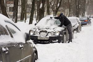 Столичных автомобилистов призвали отказаться от поездок 7 декабря из-за рекордного снегопада
