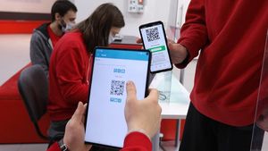 Инфекционист оценила идею выдавать QR-коды всем людям с высоким титром антител