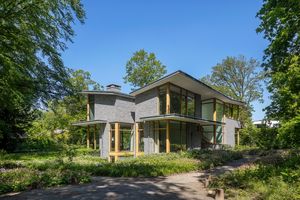 «Скрытый дом» с элегантным изысканным дизайном в Нидерландах